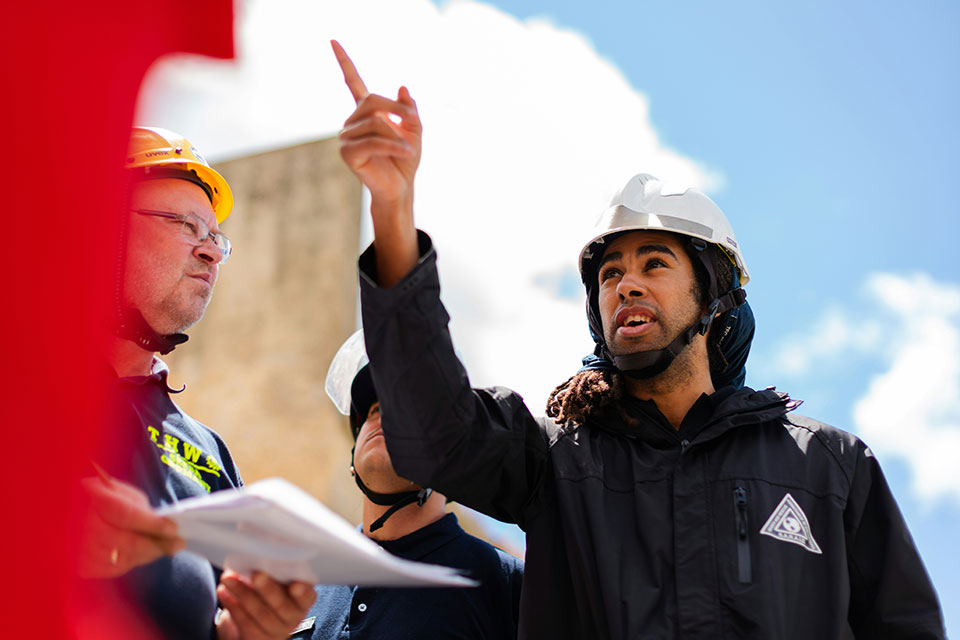 Electrical engineering and industrial automation projects by Montrel