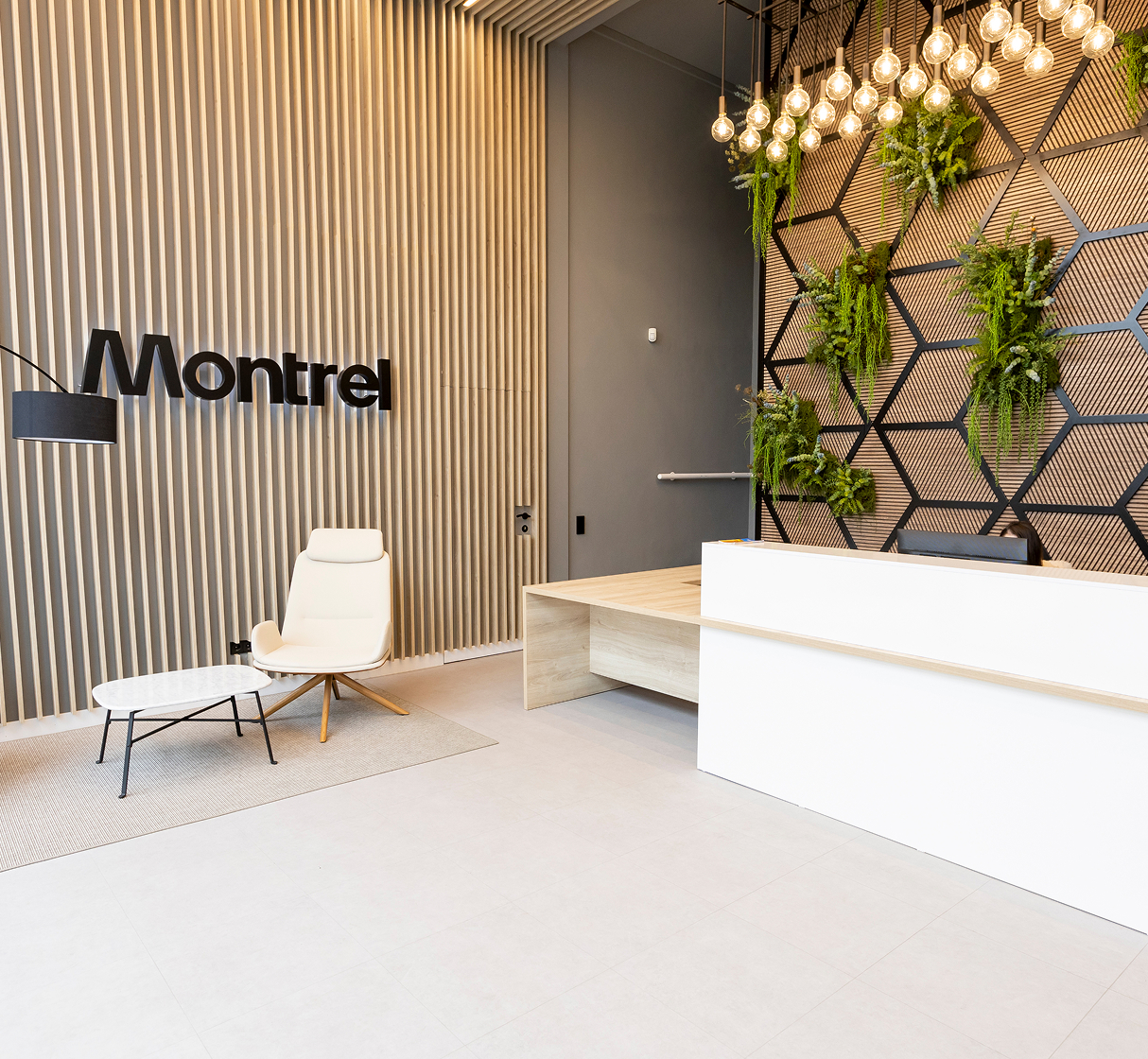 Ingeniero especialista de Montrel supervisando el diseño y ejecución de un proyecto industrial.